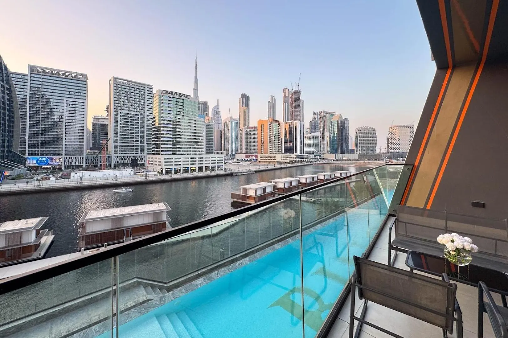 Apartment Sunset View Overlooking Burj Khalifa And Canal View Dubai
